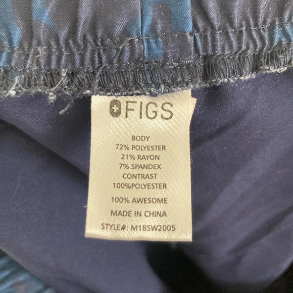 FIGS Men's Blue Camo Malang Slim Cargo Scrub Pants Size Medium Medical - Picture 8 of 8